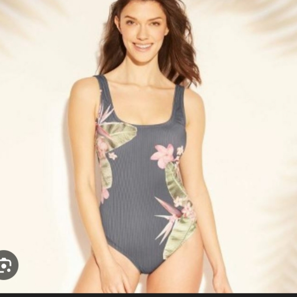 NWT Kona Sol Women’s Ribbed One-Piece Swimsuit Gray Size S Pool Beach Jacuzzi